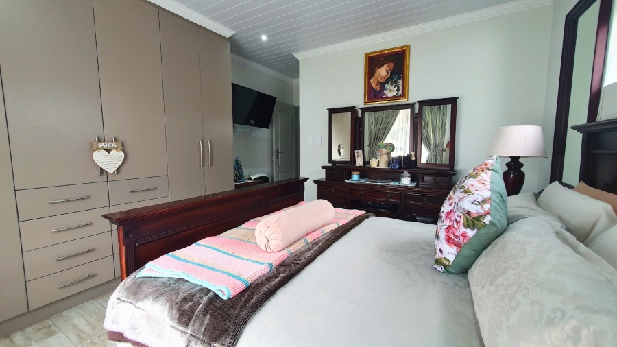 2 Bedroom Property for Sale in Dana Bay Western Cape